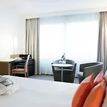 호텔 Novotel Rotterdam - 4*