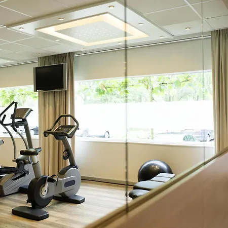 Novotel Rotterdam - Otel 4*