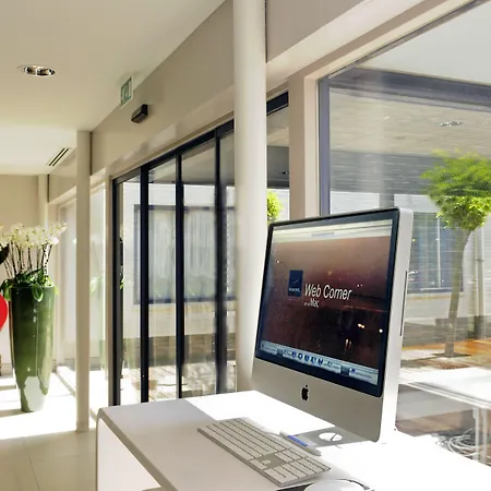 Novotel Rotterdam - Szálloda 4*