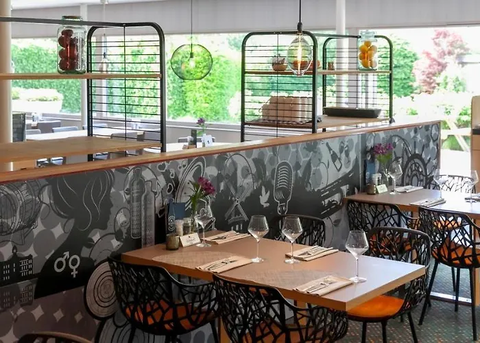 ホテル Novotel Rotterdam - 4*