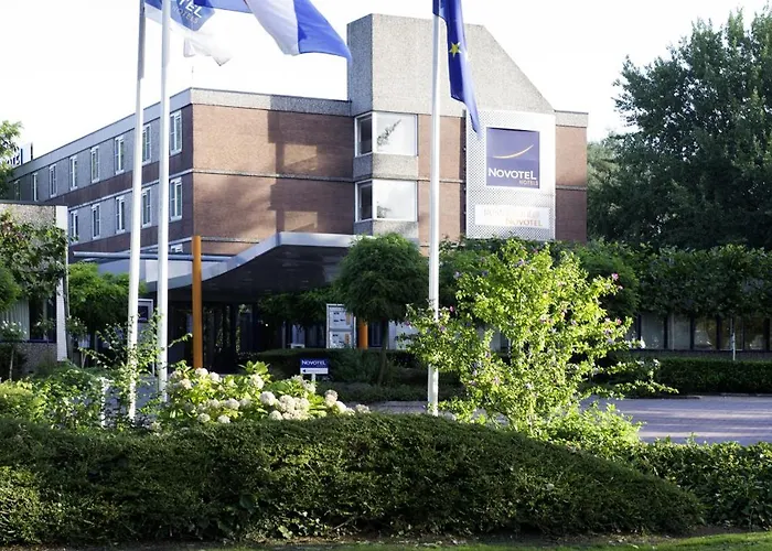 호텔 Novotel Rotterdam - 4*